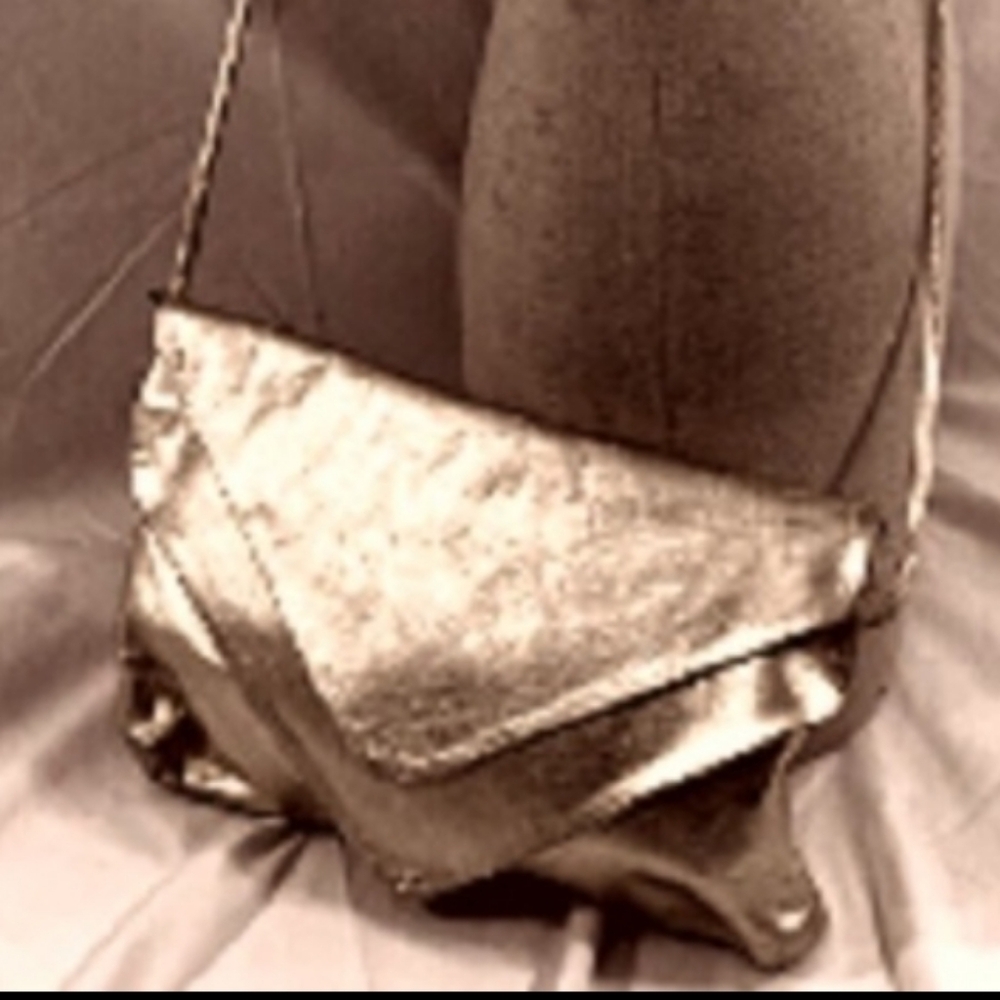 OHH ASHLEY! Leather Handbag Champaign Gold Clutch or Crossbody - Picture 6 of 6